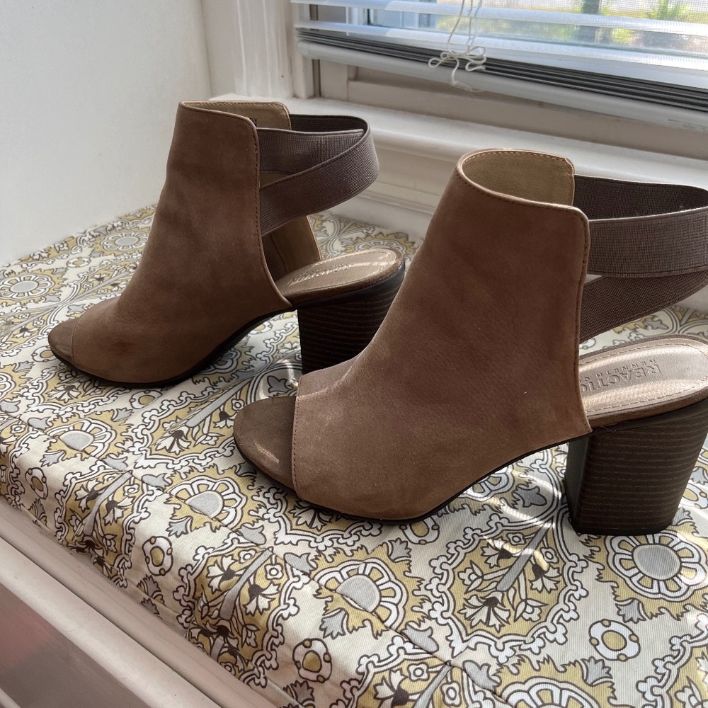 Kenneth Cole Reaction - suede booties heels